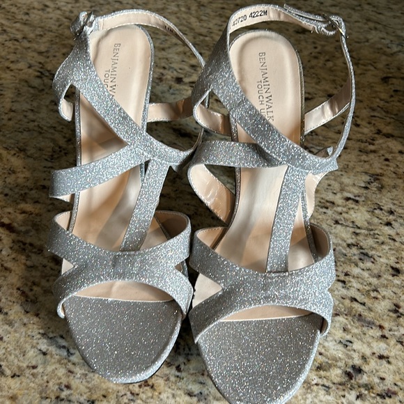 Benjamin Walk Touch ups Queenie  silver glitter platform sandals. NWOT Size 11 - Picture 1 of 16